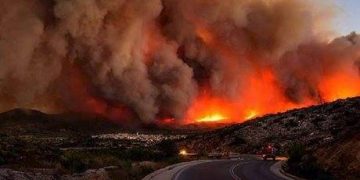 ΤΩΡΑ: 2 μεγάλες φωτιές σε εξέλιξη στη Θεσσαλονίκη