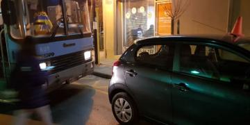 Το λεωφορείο ν.34 άλλαξε δρομολόγιο λόγω σταθμευμένου οχήματος