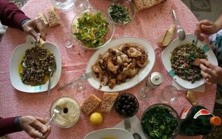 Τρία σαρακοστιανά τραπέζια στρώνει ο δήμος Κορδελιού – Ευόσμου την Καθαρά Δευτέρα