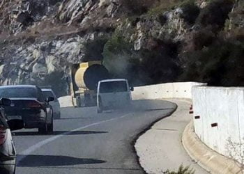 Ναρκέμπορος εμβόλισε περιπολικό- Έκρυβε 26 κιλά κάνναβη στον Εύοσμο