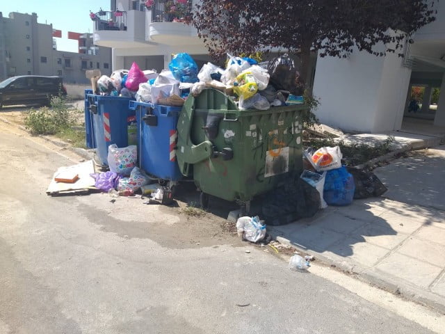 Εύοσμος: Σε σκουπιδότοπο έχει μετατραπεί η περιοχή άνωθεν του Περιφερειακού
