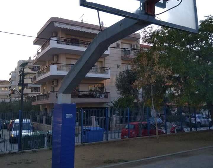 Εύοσμος: Τοποθετήθηκαν προστατευτικά για τις μπασκέτες σε Δημοτικά Σχολεία του Ευόσμου