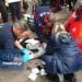 Μαχαίρωσαν Αλγερινό στο κέντρο της Θεσσαλονίκης – Του έσωσε τη ζωή αστυνομικός της ομάδας Ζ (Εικόνες)