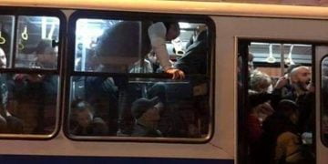 Επιβάτες «ίπτανται» σε λεωφορείο του ΟΑΣΘ στη Θεσσαλονίκη