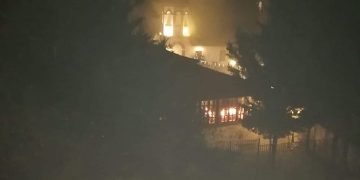 Φωτιά ξέσπασε στον Ιερό Ναό του Αγίου Αθανασίου στον Εύοσμο