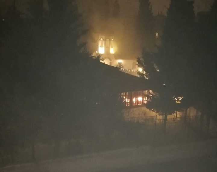 Φωτιά ξέσπασε στον Ιερό Ναό του Αγίου Αθανασίου στον Εύοσμο