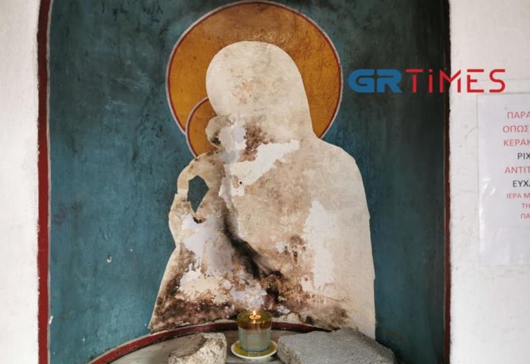 Αναρχικές ομάδες βανδάλισαν εκκλησάκια στο κέντρο της Θεσσαλονίκης