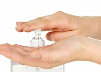 Ξεπούλησαν τα αντισηπτικά στην Θεσσαλονίκη λόγω κορωνοϊου