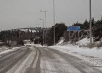 Κλειστός λόγω χιονόπτωσης ο δρόμος Χορτιάτη Αγ. Βασιλείου – 20 εκχιονιστικά στην Κεν. Μακεδονία