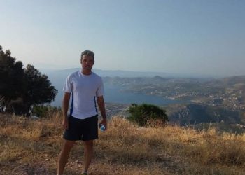 Θεσσαλονίκη: Τρέχει στη μνήμη της συζύγου του και στέλνει ηχηρό μήνυμα υπέρ της πρόληψης