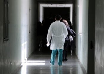 Κορωνοϊός: Στην Αθήνα το τρίτο κρούσμα -Ακυρώνονται όλα τα καρναβάλια στη χώρα