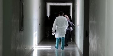 Κορωνοϊός: Στην Αθήνα το τρίτο κρούσμα -Ακυρώνονται όλα τα καρναβάλια στη χώρα