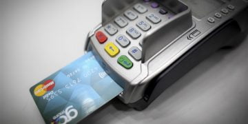 Αυξάνεται στα 50 ευρώ το όριο για τις ανέπαφες συναλλαγές
