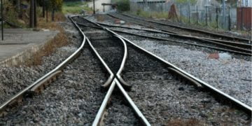 Τραγωδία στη Θεσσαλονίκη: 41χρονος αυτοκτόνησε ξαπλώνοντας στις ράγες του τρένου