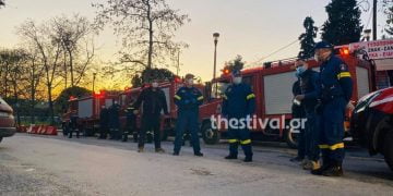 Στιγμές συγκίνησης στο ΑΧΕΠΑ: Πυροσβέστες χειροκρότησαν γιατρούς και νοσηλευτές (Βίντεο)