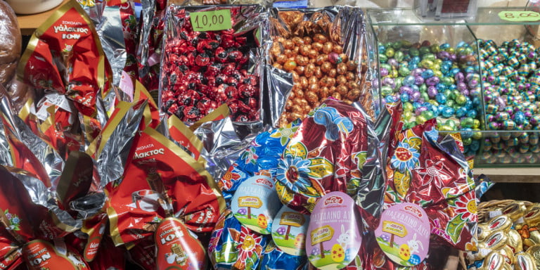 Πώς θα λειτουργήσουν τα καταστήματα -Ανοιχτά ζαχαροπλαστεία και φούρνοι την Κυριακή του Πάσχα