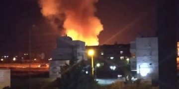 EKTAKTO: Μεγάλη φωτιά στον Εύοσμο Θεσσαλονίκης (Εικόνες)