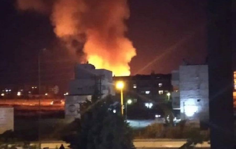 EKTAKTO: Μεγάλη φωτιά στον Εύοσμο Θεσσαλονίκης (Εικόνες)