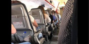 “Φουλ” η πτήση Αθήνα- Θεσσαλονίκη της Aegean- Με μάσκες και αντισηπτικά οι επιβάτες