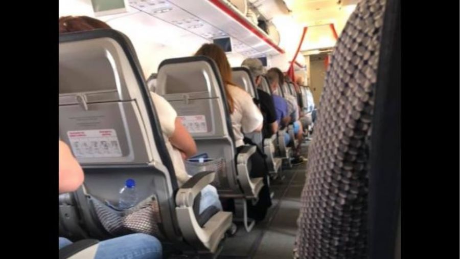 “Φουλ” η πτήση Αθήνα- Θεσσαλονίκη της Aegean- Με μάσκες και αντισηπτικά οι επιβάτες