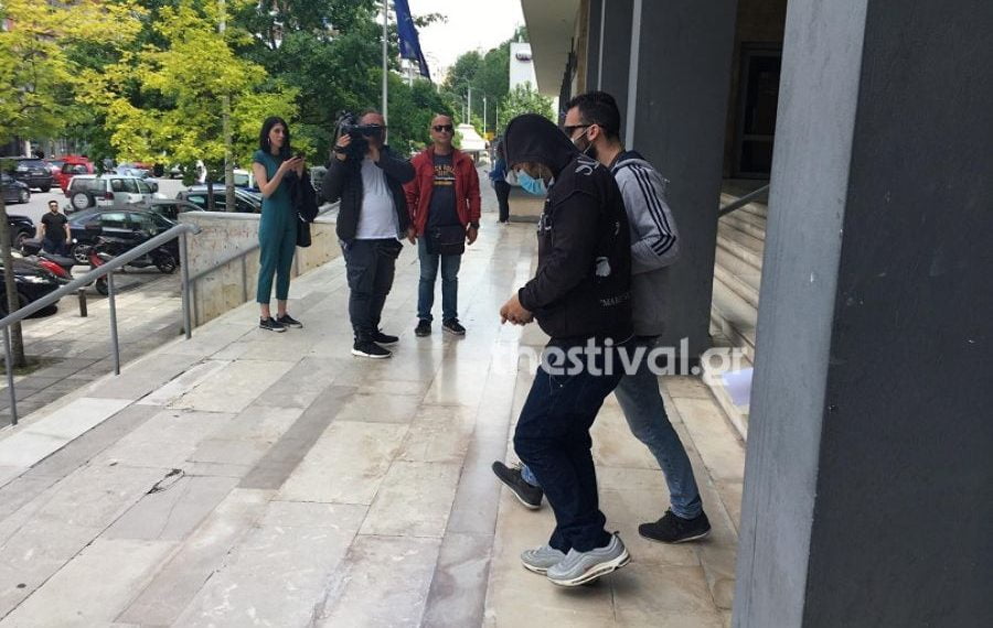 Θεσσαλονίκη: Τεμάχισα και έκαψα την 40χρονη αλλά δεν την σκότωσα, λέει ο 38χρονος