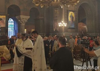 Θεσσαλονίκη: Σε κλίμα συγκίνησης έψαλαν τον Ακάθιστο Ύμνο στην Αγία Σοφία (Βίντεο)