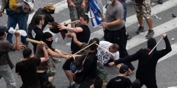 Άγριο ξύλο μεταξύ νεαρών στη Νεάπολη Θεσσαλονίκης