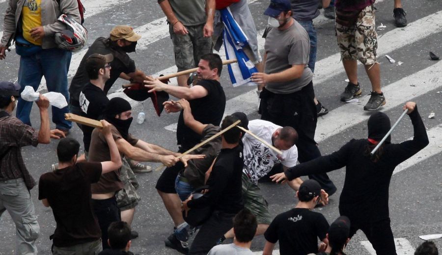 Άγριο ξύλο μεταξύ νεαρών στη Νεάπολη Θεσσαλονίκης