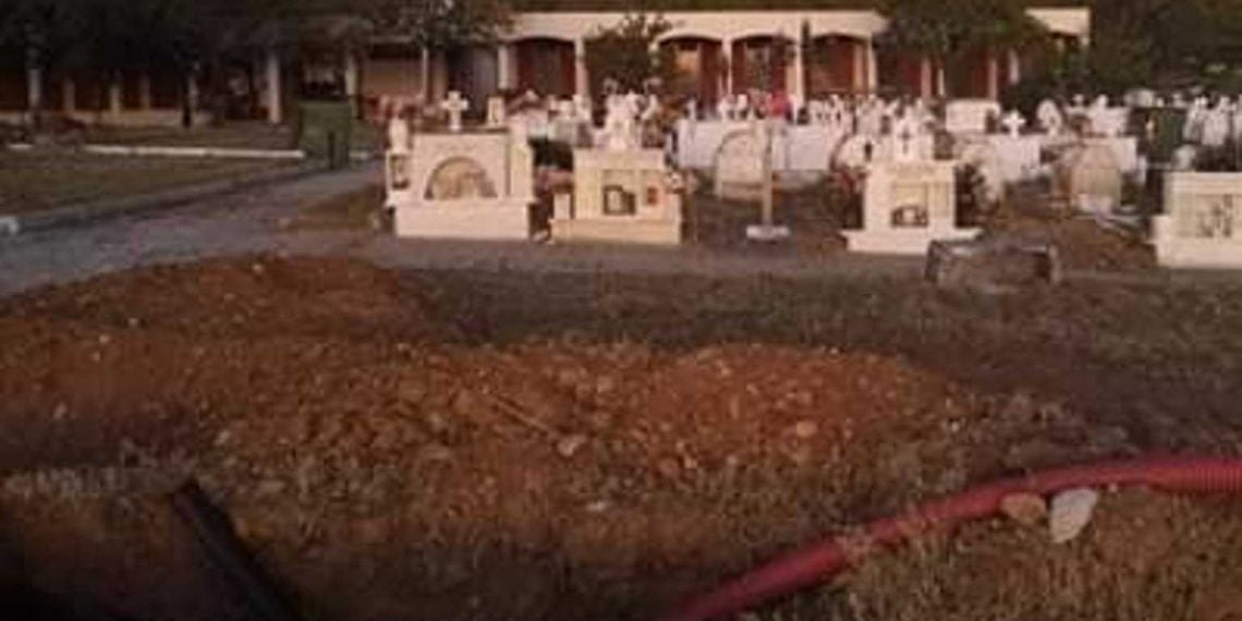 Θεσσαλονίκη: Σκάβουν νέους τάφους για τα θύματα του κορονοϊού! Οι πρώτες εικόνες στον Εύοσμο (Εικόνες)