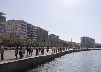 Πρόεδρος ΕΟΔΥ: Ξεπερνούν το 5% τα θετικά τεστ στη Νέα Παραλία Θεσσαλονίκης