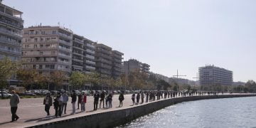 Πρόεδρος ΕΟΔΥ: Ξεπερνούν το 5% τα θετικά τεστ στη Νέα Παραλία Θεσσαλονίκης