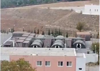 Θεσσαλονίκη: Στήνουν νοσοκομείο εκστρατείας στο πάρκινγκ του 424 ΣΝΘ