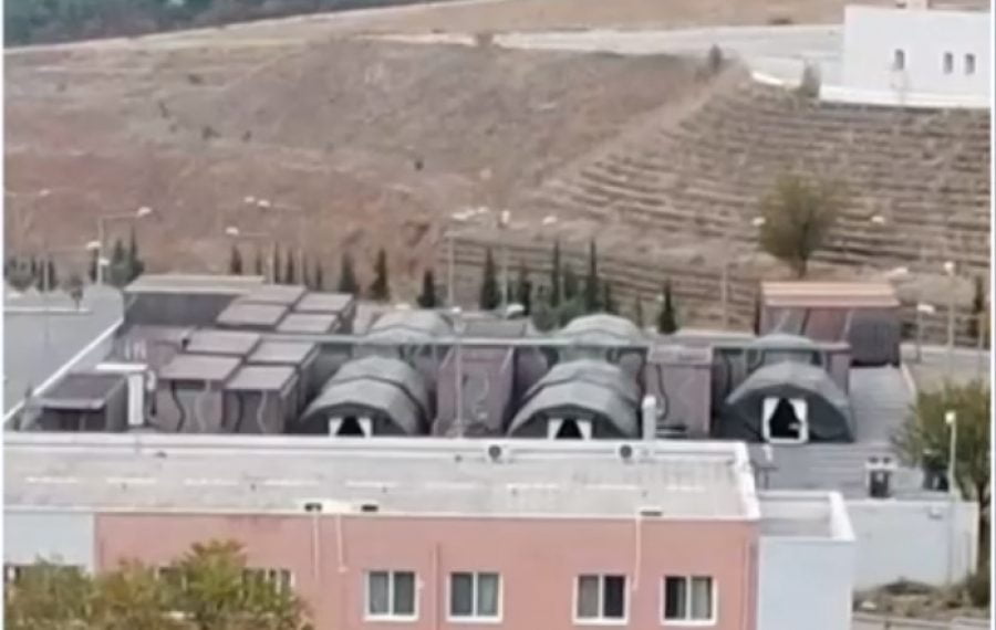 Θεσσαλονίκη: Στήνουν νοσοκομείο εκστρατείας στο πάρκινγκ του 424 ΣΝΘ