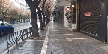 Ερημη πόλη η Θεσσαλονίκη μετά το lockdown -Δείτε τις πρώτες φωτό, άδειοι δρόμοι, κλειστά μαγαζιά