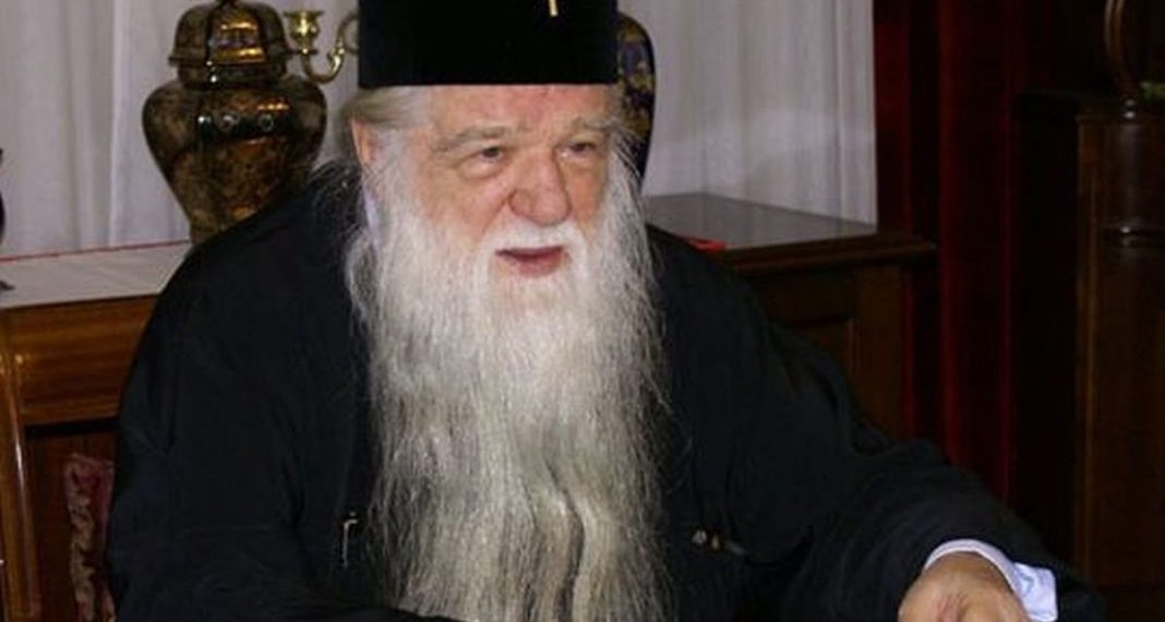 Θετικός στον κορωνοϊό ο πρώην μητροπολίτης Αμβρόσιος – Δεν δέχθηκε να νοσηλευτεί στο νοσοκομείο του Ρίου