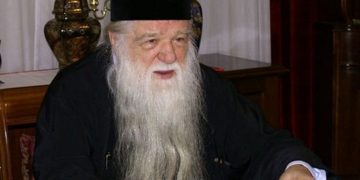 Θετικός στον κορωνοϊό ο πρώην μητροπολίτης Αμβρόσιος – Δεν δέχθηκε να νοσηλευτεί στο νοσοκομείο του Ρίου