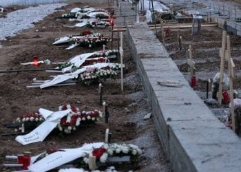 Κορωνοϊός: Τα νεκροταφεία, οι ισχυρισμοί για fake news και το μήνυμα από τον Εύοσμο