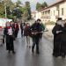 Μέλη της ενορίας του Ι. Ν. Αγ. Αθανασίου Ευόσμου έψαλλαν τα κάλαντα στο “Παπανικολάου” (video)