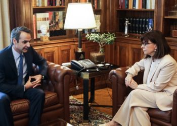 Την Κυριακή θα εμβολιαστούν στον «Ευαγγελισμό» Μητσοτάκης, Σακελλαροπούλου -Πότε θα ακολουθήσουν οι πολιτικοί αρχηγοί