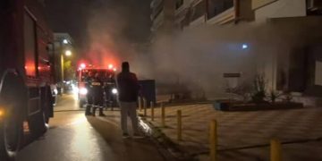 Εύοσμος: Φωτιά σε κατάστημα εστίασης στην οδό Ολυμπιάδος (Bίντεο)