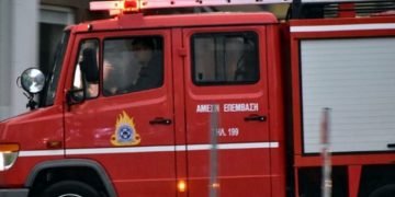 Θεσσαλονίκη: Έφηβος ανασύρθηκε χωρίς τις αισθήσεις του από πυρκαγιά σε διαμέρισμα