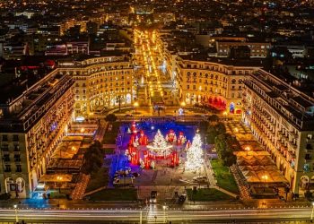 Η αεροφωτογραφία με τη στολισμένη Αριστοτέλους που μαγνήτισε τους Θεσσαλονικείς