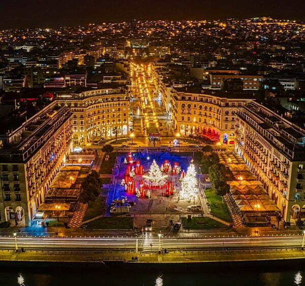 Η αεροφωτογραφία με τη στολισμένη Αριστοτέλους που μαγνήτισε τους Θεσσαλονικείς