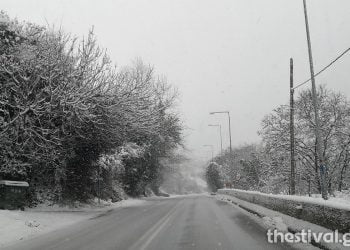 Στα “λευκά” ντύθηκε η Θεσσαλονίκη (Εικόνες)