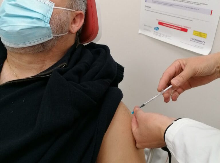 Δ. Κορδελιού – Ευόσμου: Εμβολιάστηκε ο δήμαρχος Κλεάνθης Μανδαλιανός