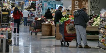 Lockdown: Ποια προϊόντα απαγορεύεται από σήμερα να πωλούν τα σούπερ μάρκετ