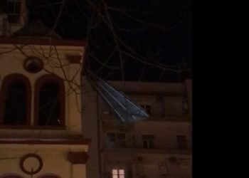 Στέγη καρφώθηκε σε Ιερό Ναό στη Θεσσαλονίκη λόγω της κακοκαιρίας