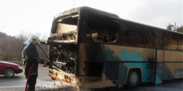 Λεωφορείο του ΚΤΕΛ Θεσσαλονίκης τυλίχτηκε στις φλόγες – Επέβαιναν 48 άτομα