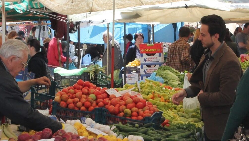 Κανονικά οι λαϊκές το Σάββατο σε Αθήνα και Θεσσαλονίκη