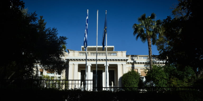 Στο παρά πέντε για σκληρό lockdown η Αττική -Εκτακτη σύσκεψη υπό τον Μητσοτάκη στο Μέγαρο Μαξίμου